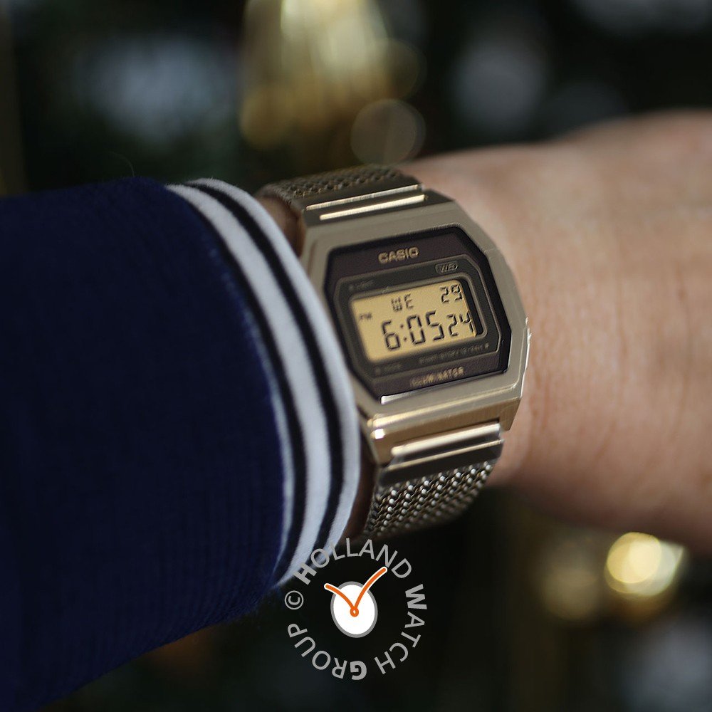 Casio Vintage A1000MGA-5EF Vintage Iconic Watch • EAN: 4549526319662 •